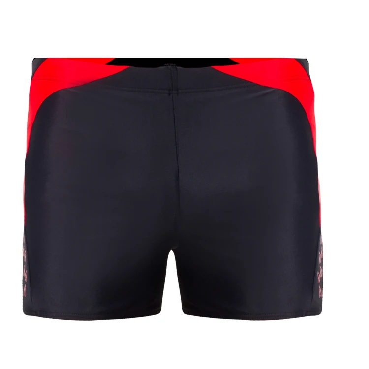 Czarne kąpielówki męskie bokserki ZAGANO 2378-01 z czerwonymi wstawkami i ozdobnym wzorem w postaci logo na bokach. Sportowy, dopasowany fason idealny na basen i do pływania.