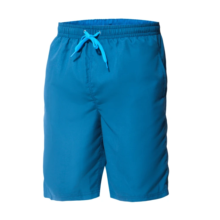 Niebieskie szorty kąpielowe męskie ZAGANO 5146-MIDNIGHT BLUE z elastycznym pasem, jasnoniebieskim sznurkiem do regulacji oraz bocznymi i tylną kieszenią. Klasyczny, dłuższy fason z subtelnym logo marki, idealny na basen, plażę i do pływania.